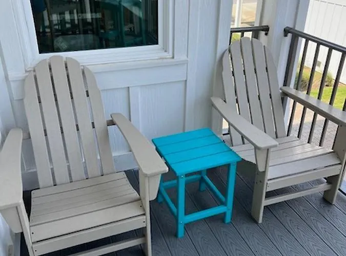 Holiday home 2 Bedroom Dog Friendly With Bunks, Sleeps 10, Heated Outdoor Pool, Walk To Gulf Shores