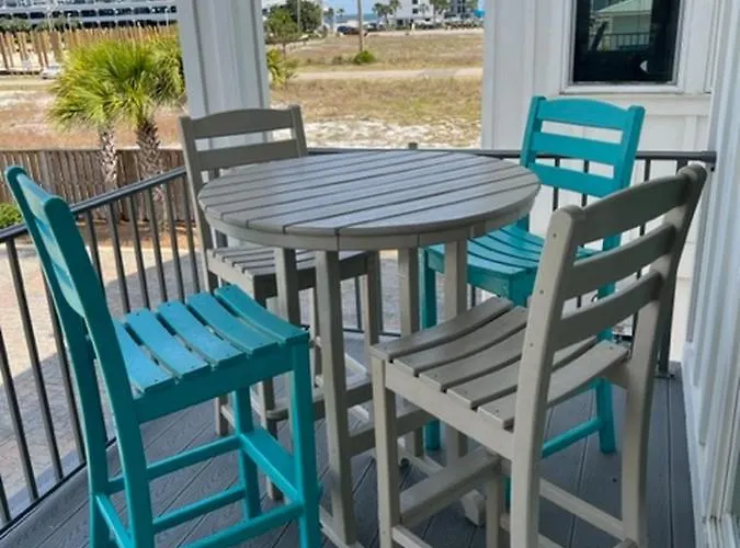 Holiday home 2 Bedroom Dog Friendly With Bunks, Sleeps 10, Heated Outdoor Pool, Walk To Gulf Shores